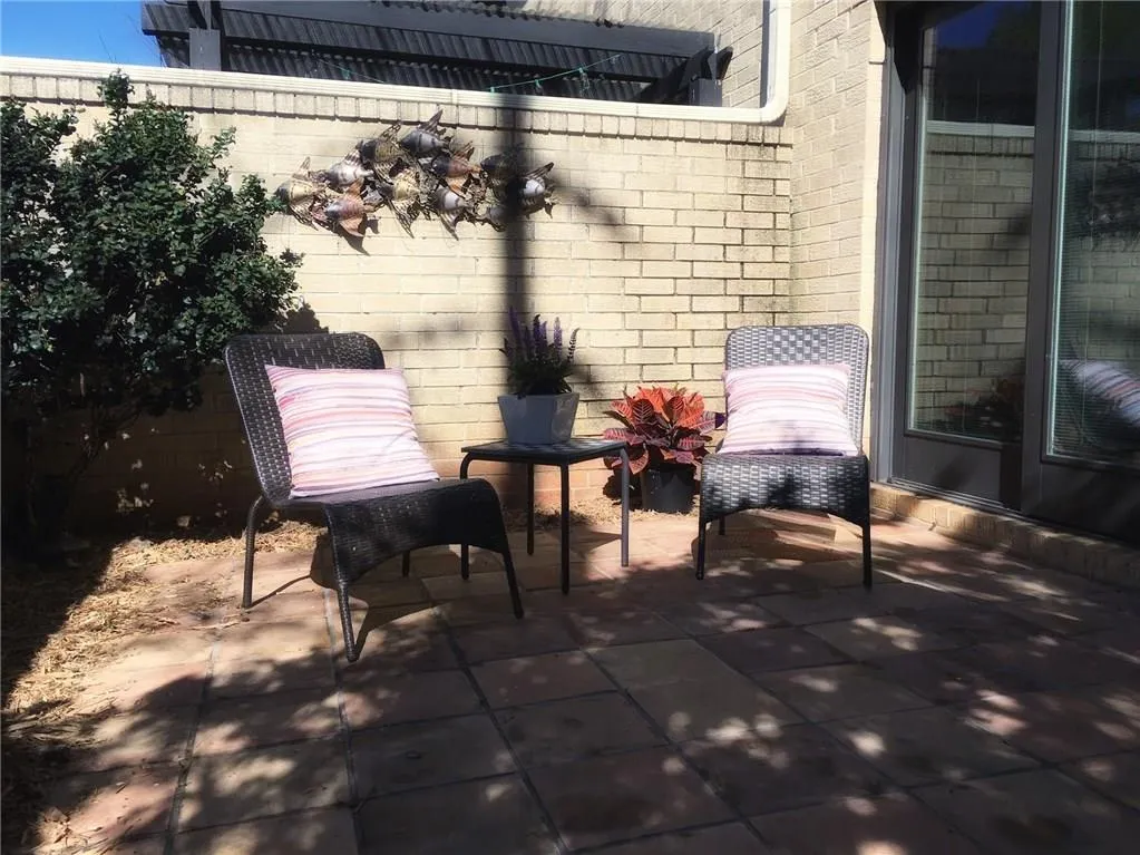 5400 Roswell Road Unit A1, Atlanta, Georgia 30342, 2 Bedrooms Bedrooms, ,1 BathroomBathrooms,Residential,Sold,5400 Roswell Road Unit A1,5822185