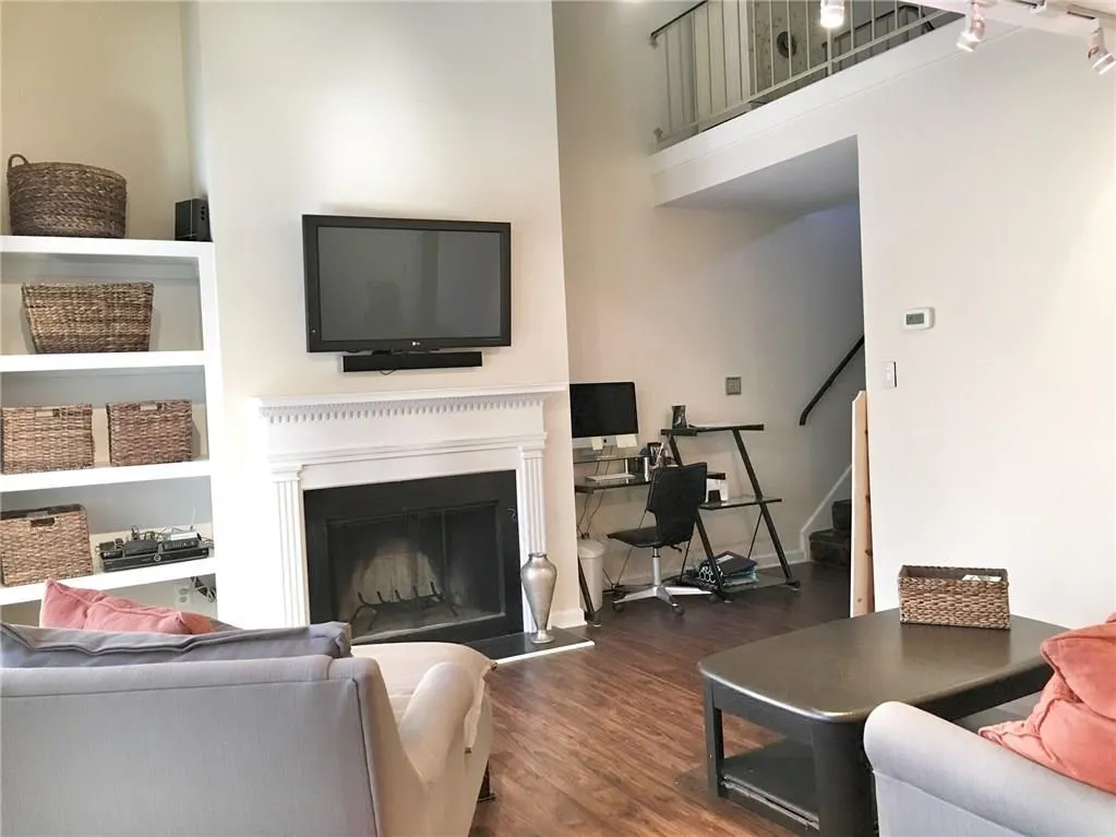 5400 Roswell Road Unit A1, Atlanta, Georgia 30342, 2 Bedrooms Bedrooms, ,1 BathroomBathrooms,Residential,Sold,5400 Roswell Road Unit A1,5822185