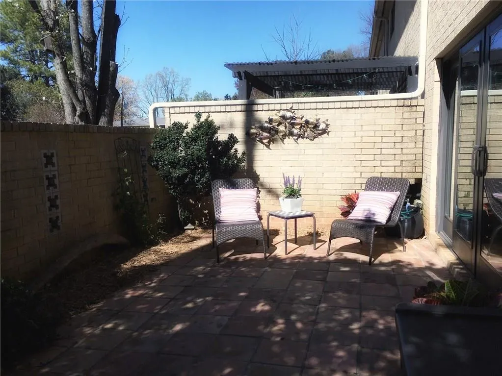 5400 Roswell Road Unit A1, Atlanta, Georgia 30342, 2 Bedrooms Bedrooms, ,1 BathroomBathrooms,Residential,Sold,5400 Roswell Road Unit A1,5822185