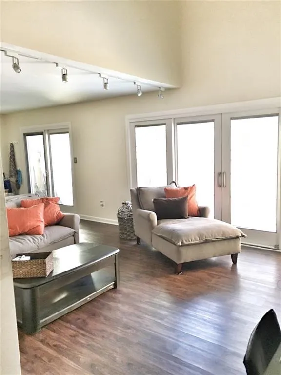 5400 Roswell Road Unit A1, Atlanta, Georgia 30342, 2 Bedrooms Bedrooms, ,1 BathroomBathrooms,Residential,Sold,5400 Roswell Road Unit A1,5822185