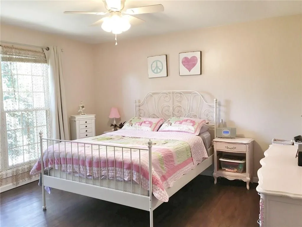 5400 Roswell Road Unit A1, Atlanta, Georgia 30342, 2 Bedrooms Bedrooms, ,1 BathroomBathrooms,Residential,Sold,5400 Roswell Road Unit A1,5822185