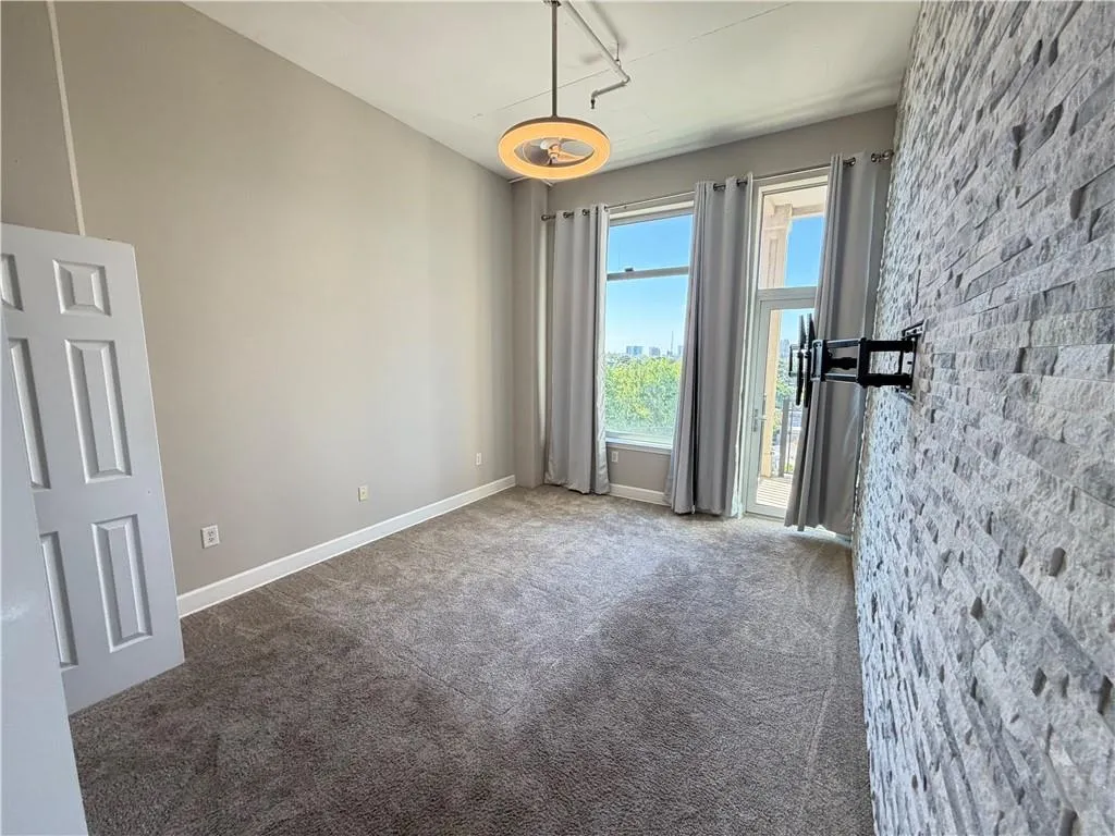 3820 Roswell Road Ne Unit 902, Atlanta, Georgia 30342, 2 Bedrooms Bedrooms, 0 ,2 BathroomsBathrooms,Residential,For Sale,3820 Roswell Road Ne Unit 902,7730952