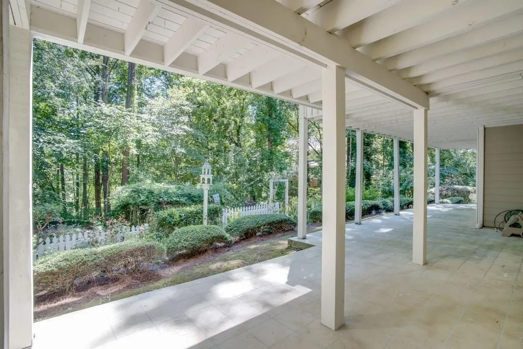 215 Gold Creek Court, Sandy Springs, Georgia 30350, 4 Bedrooms Bedrooms, ,3 BathroomsBathrooms,Residential,Sold,215 Gold Creek Court,6046074