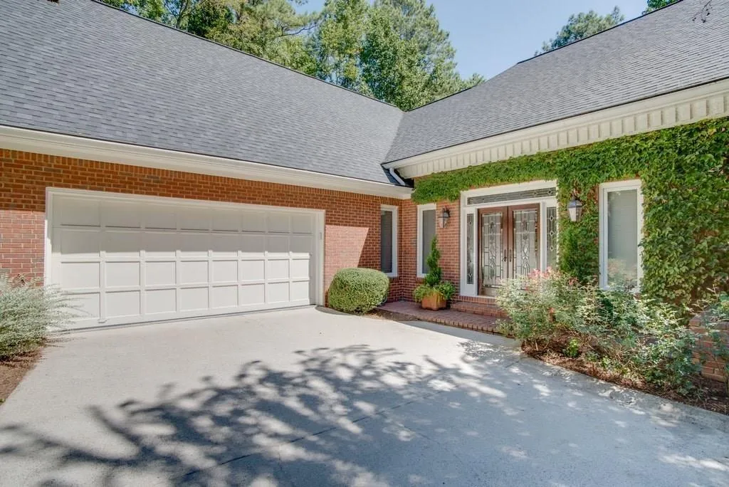 215 Gold Creek Court, Sandy Springs, Georgia 30350, 4 Bedrooms Bedrooms, ,3 BathroomsBathrooms,Residential,Sold,215 Gold Creek Court,6046074