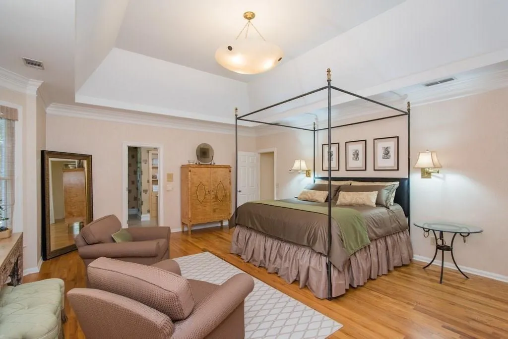 215 Gold Creek Court, Sandy Springs, Georgia 30350, 4 Bedrooms Bedrooms, ,3 BathroomsBathrooms,Residential,Sold,215 Gold Creek Court,6046074