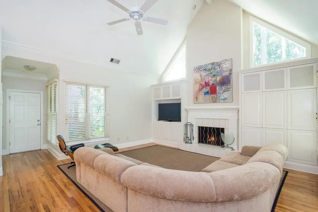 215 Gold Creek Court, Sandy Springs, Georgia 30350, 4 Bedrooms Bedrooms, ,3 BathroomsBathrooms,Residential,Sold,215 Gold Creek Court,6046074