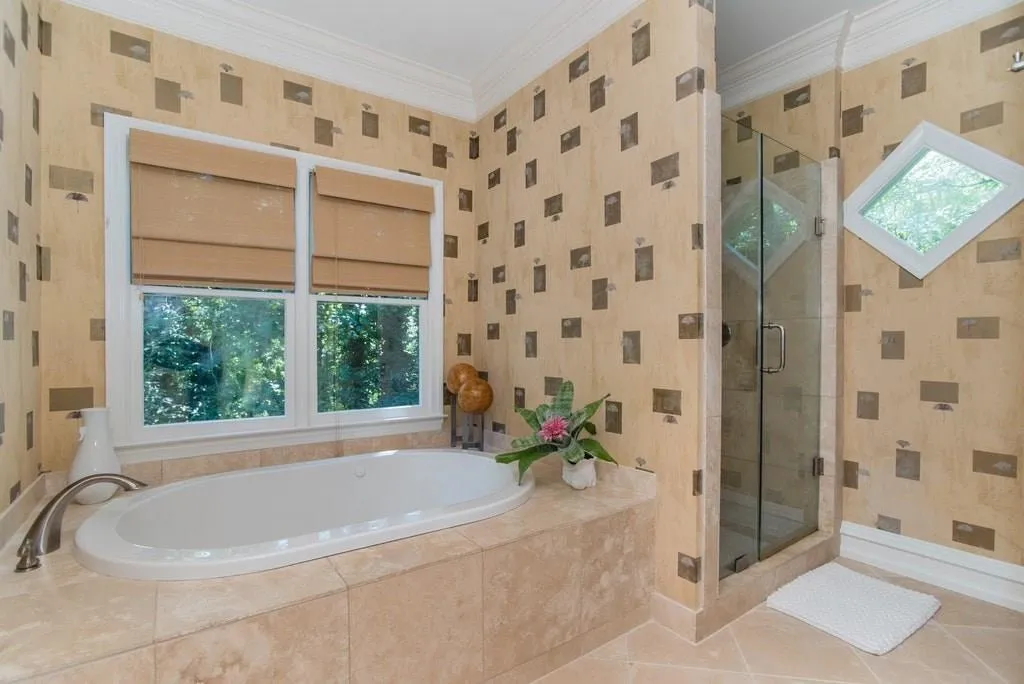 215 Gold Creek Court, Sandy Springs, Georgia 30350, 4 Bedrooms Bedrooms, ,3 BathroomsBathrooms,Residential,Sold,215 Gold Creek Court,6046074
