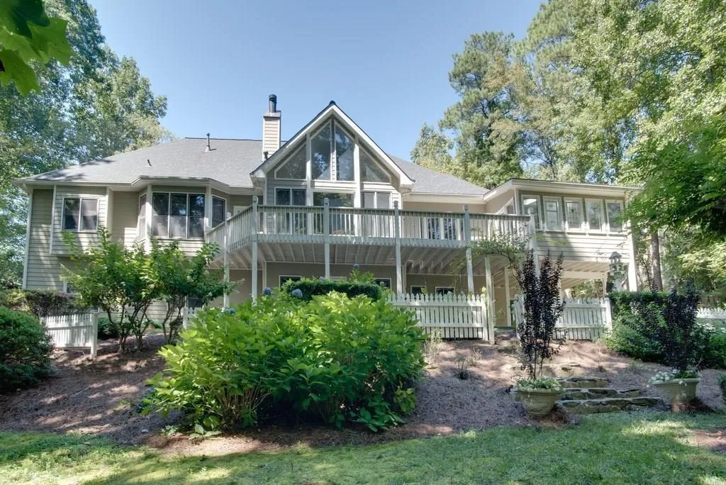 215 Gold Creek Court, Sandy Springs, Georgia 30350, 4 Bedrooms Bedrooms, ,3 BathroomsBathrooms,Residential,Sold,215 Gold Creek Court,6046074