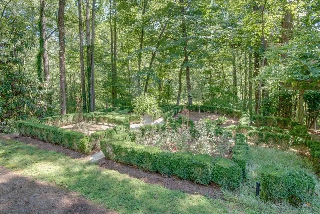 215 Gold Creek Court, Sandy Springs, Georgia 30350, 4 Bedrooms Bedrooms, ,3 BathroomsBathrooms,Residential,Sold,215 Gold Creek Court,6046074