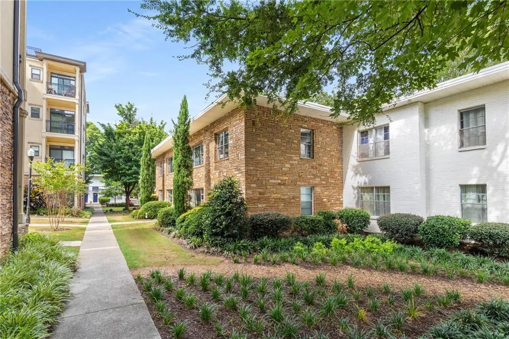 2240 Cheshire Bridge Road Ne Unit 206, Atlanta, Georgia 30324, 2 Bedrooms Bedrooms, ,1 BathroomBathrooms,Residential,For Sale,2240 Cheshire Bridge Road Ne Unit 206,7606164