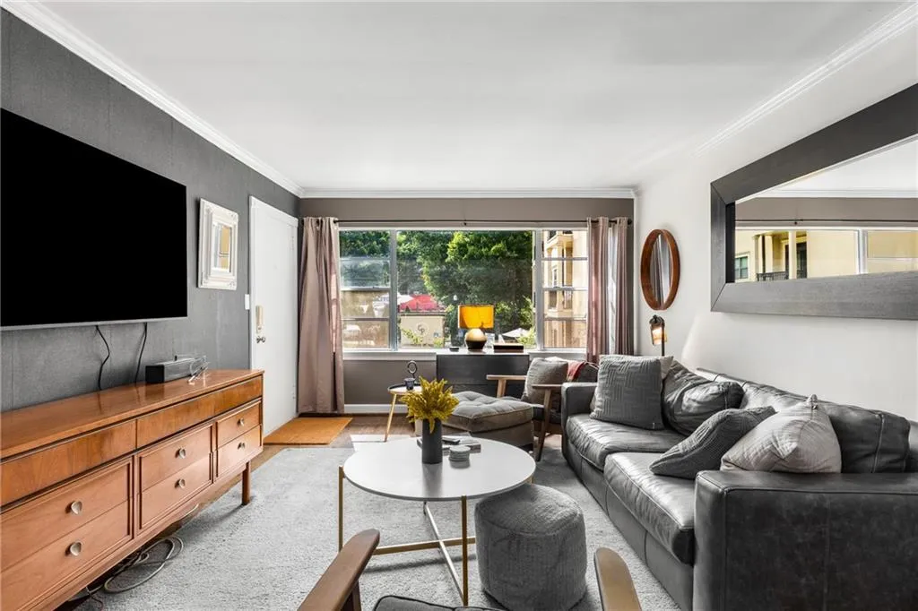 2240 Cheshire Bridge Road Ne Unit 206, Atlanta, Georgia 30324, 2 Bedrooms Bedrooms, ,1 BathroomBathrooms,Residential,For Sale,2240 Cheshire Bridge Road Ne Unit 206,7606164