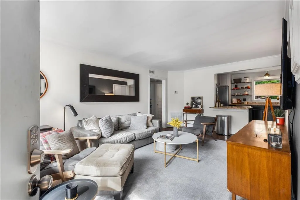 2240 Cheshire Bridge Road Ne Unit 206, Atlanta, Georgia 30324, 2 Bedrooms Bedrooms, ,1 BathroomBathrooms,Residential,For Sale,2240 Cheshire Bridge Road Ne Unit 206,7606164