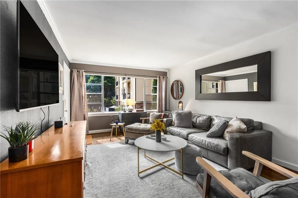 2240 Cheshire Bridge Road Ne Unit 206, Atlanta, Georgia 30324, 2 Bedrooms Bedrooms, ,1 BathroomBathrooms,Residential,For Sale,2240 Cheshire Bridge Road Ne Unit 206,7606164