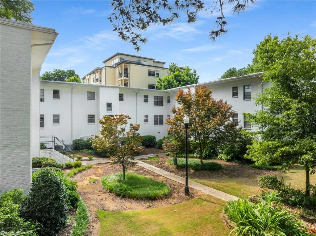 2240 Cheshire Bridge Road Ne Unit 206, Atlanta, Georgia 30324, 2 Bedrooms Bedrooms, ,1 BathroomBathrooms,Residential,For Sale,2240 Cheshire Bridge Road Ne Unit 206,7606164