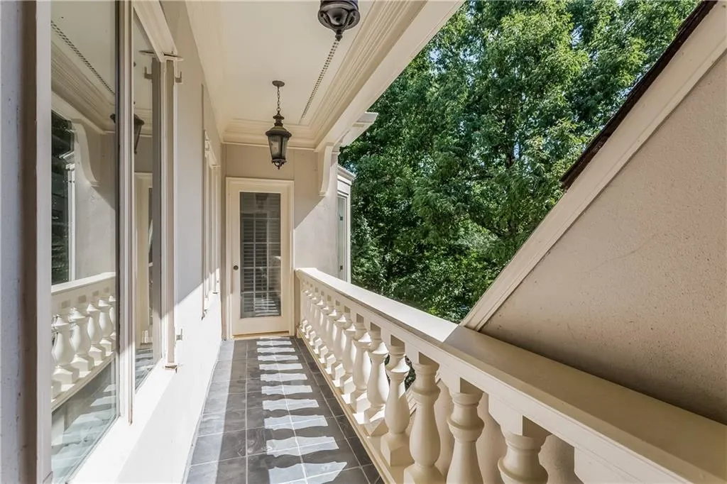 860 Marseilles Drive, Sandy Springs, Georgia 30327, 6 Bedrooms Bedrooms, ,5 BathroomsBathrooms,Residential,Sold,860 Marseilles Drive,5709737