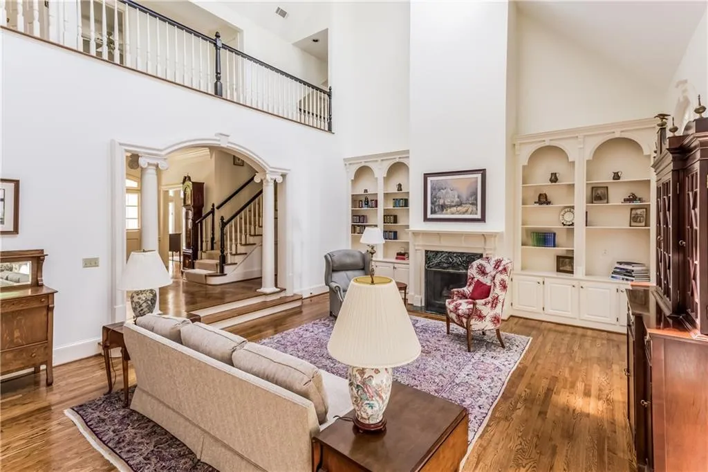 860 Marseilles Drive, Sandy Springs, Georgia 30327, 6 Bedrooms Bedrooms, ,5 BathroomsBathrooms,Residential,Sold,860 Marseilles Drive,5709737