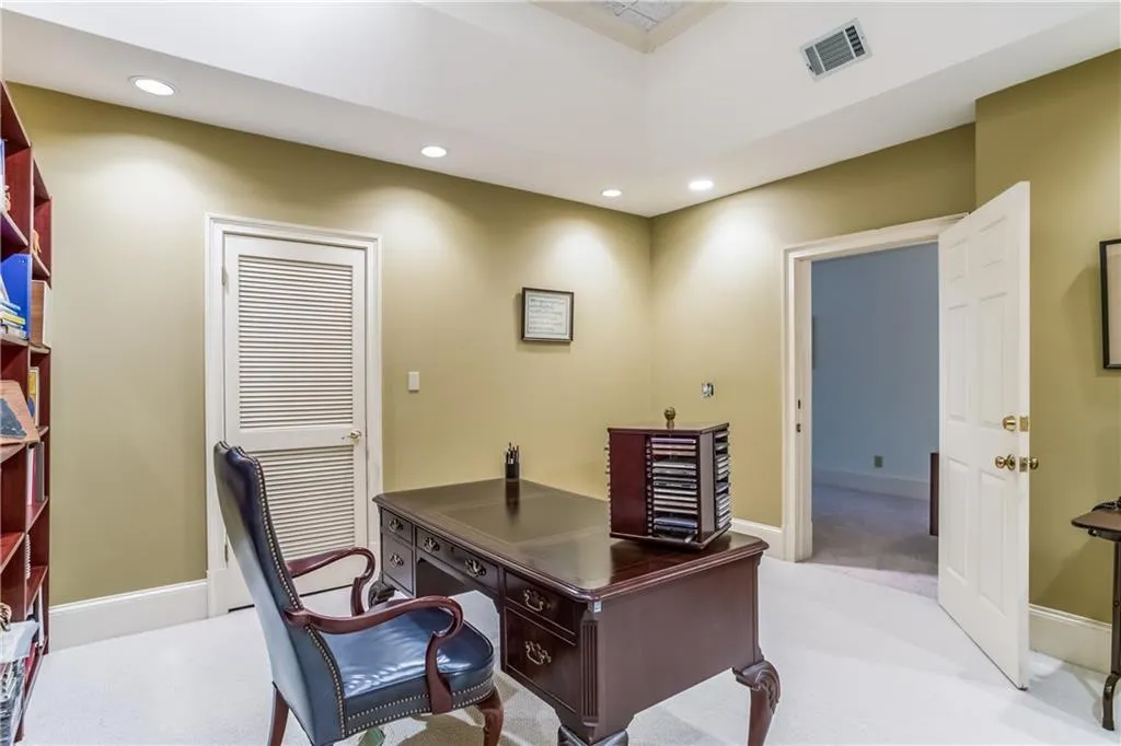 860 Marseilles Drive, Sandy Springs, Georgia 30327, 6 Bedrooms Bedrooms, ,5 BathroomsBathrooms,Residential,Sold,860 Marseilles Drive,5709737