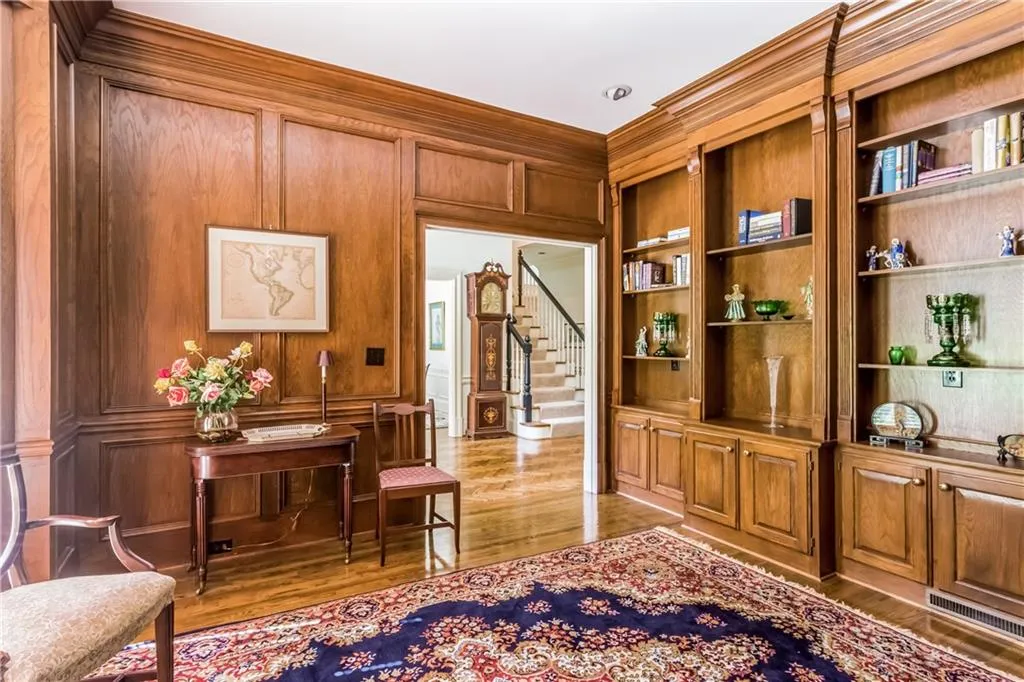 860 Marseilles Drive, Sandy Springs, Georgia 30327, 6 Bedrooms Bedrooms, ,5 BathroomsBathrooms,Residential,Sold,860 Marseilles Drive,5709737