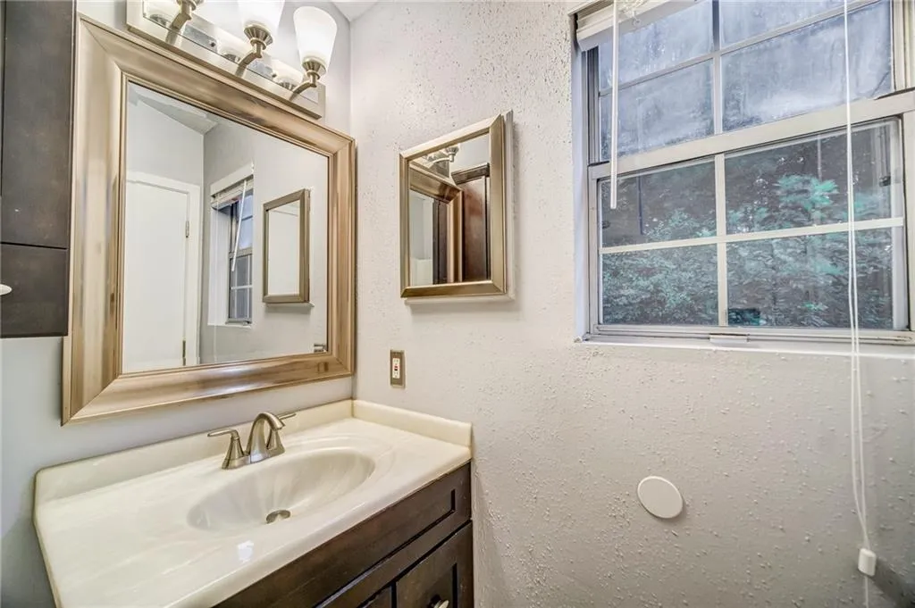 2906 Queen Anne Court, Sandy Springs, Georgia 30350, 2 Bedrooms Bedrooms, ,2 BathroomsBathrooms,Residential,Sold,2906 Queen Anne Court,6762291 2906 Queen Anne Court, Sandy Springs, Georgia 30350, 2 Bedrooms Bedrooms, ,2 BathroomsBathrooms,Residential,Sold,2906 Queen Anne Court,6762291