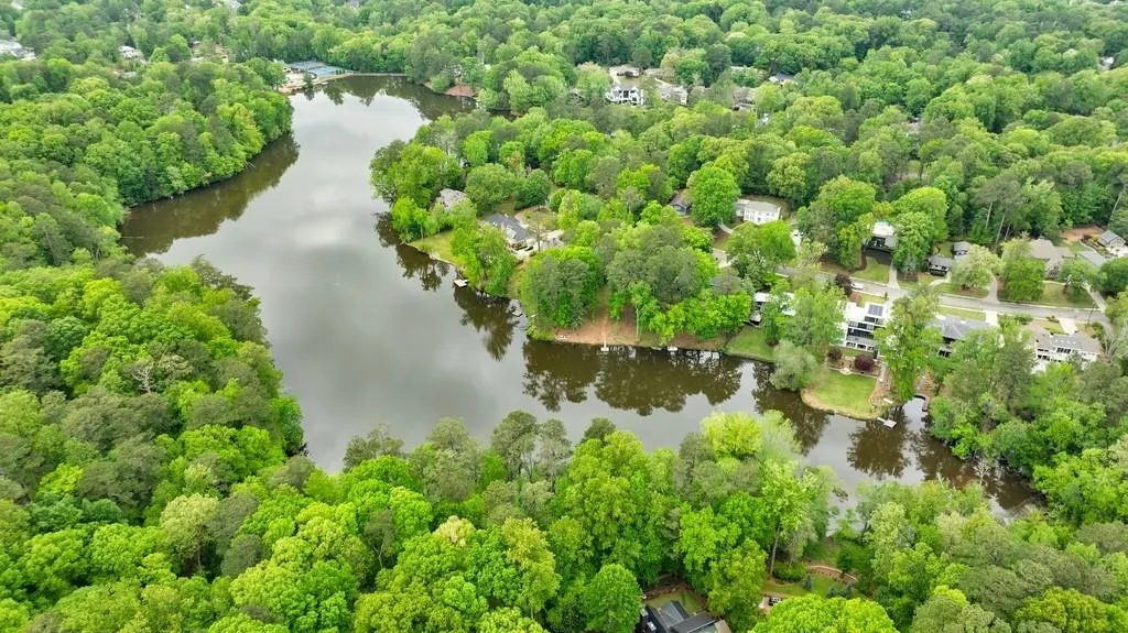 Nearby Silver Lake in Brookhaven.