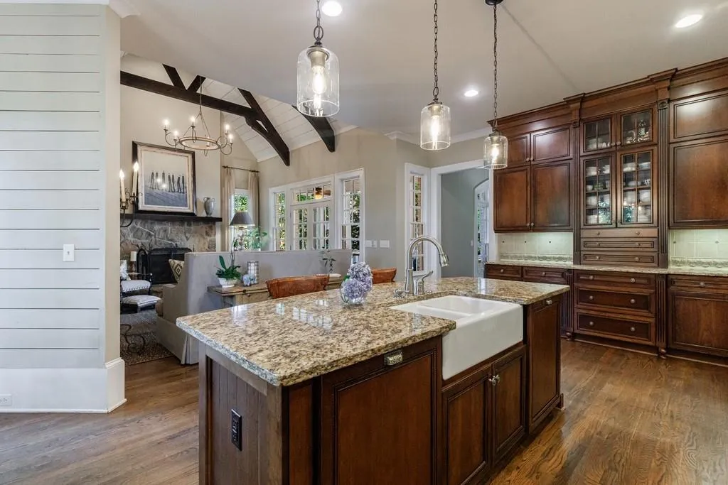 1412 Lanier Manor Ne, Atlanta, Georgia 30319, 5 Bedrooms Bedrooms, ,5 BathroomsBathrooms,Residential,For Sale,1412 Lanier Manor Ne,7605632