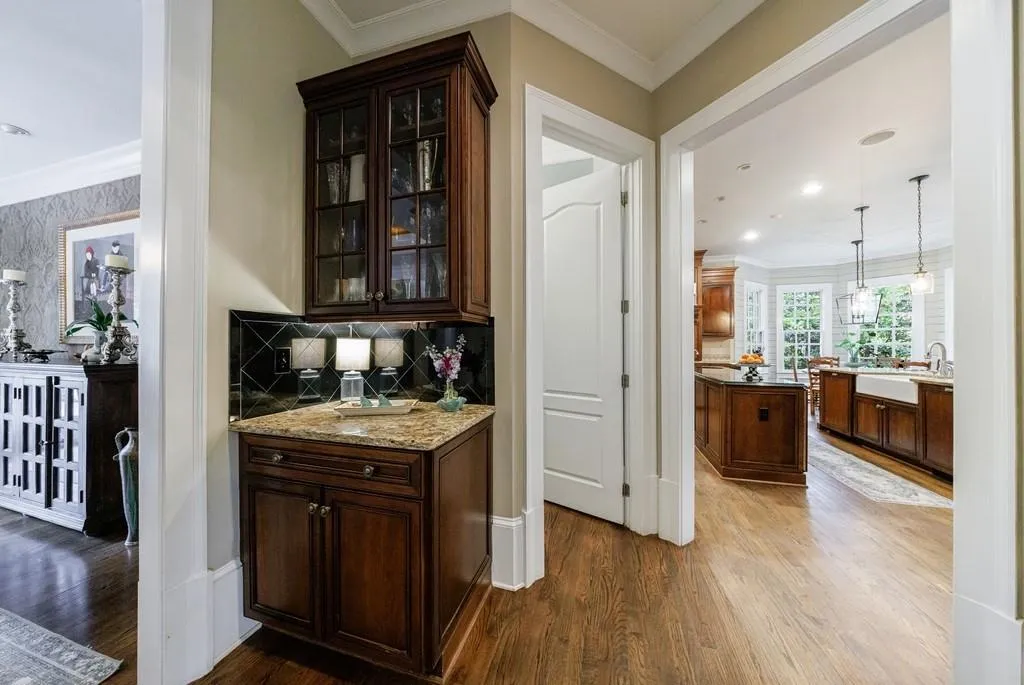 1412 Lanier Manor Ne, Atlanta, Georgia 30319, 5 Bedrooms Bedrooms, ,5 BathroomsBathrooms,Residential,For Sale,1412 Lanier Manor Ne,7605632