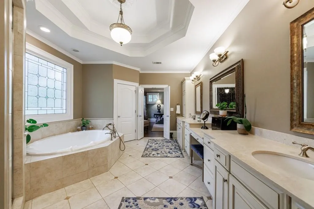 1412 Lanier Manor Ne, Atlanta, Georgia 30319, 5 Bedrooms Bedrooms, ,5 BathroomsBathrooms,Residential,For Sale,1412 Lanier Manor Ne,7605632