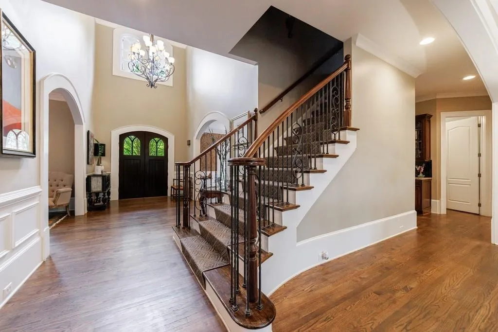 1412 Lanier Manor Ne, Atlanta, Georgia 30319, 5 Bedrooms Bedrooms, ,5 BathroomsBathrooms,Residential,For Sale,1412 Lanier Manor Ne,7605632