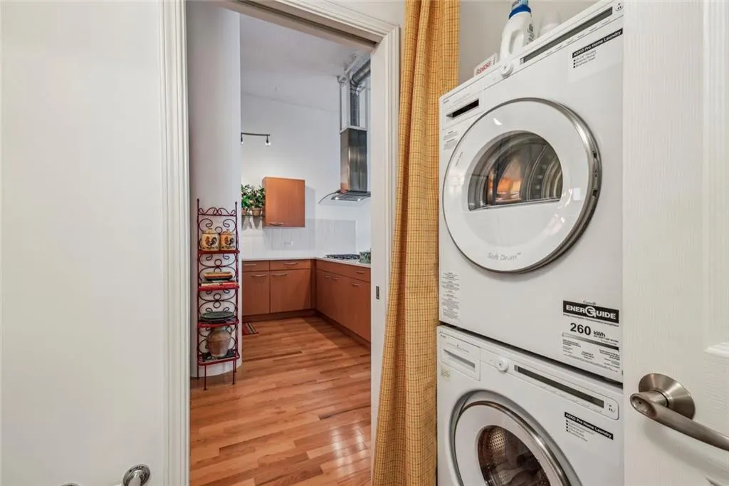 3820 Roswell Road Ne Unit 1004, Atlanta, Georgia 30342, 1 Bedroom Bedrooms, ,1 BathroomBathrooms,Residential,For Sale,3820 Roswell Road Ne Unit 1004,7631047