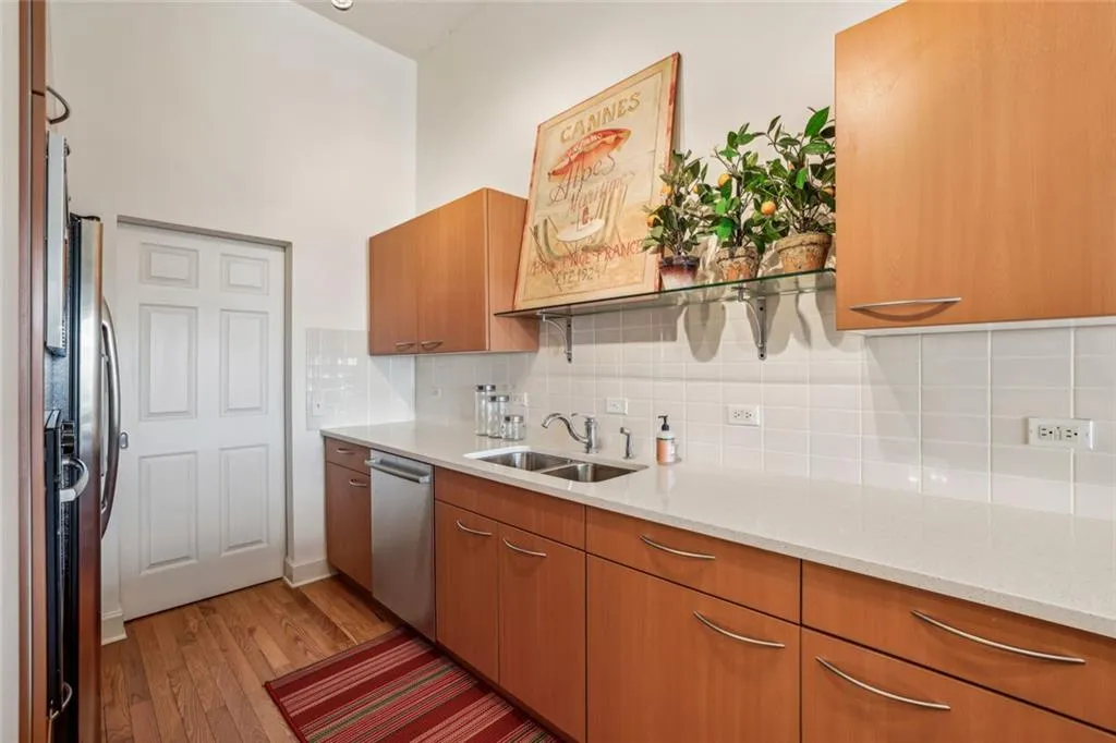 3820 Roswell Road Ne Unit 1004, Atlanta, Georgia 30342, 1 Bedroom Bedrooms, ,1 BathroomBathrooms,Residential,For Sale,3820 Roswell Road Ne Unit 1004,7631047