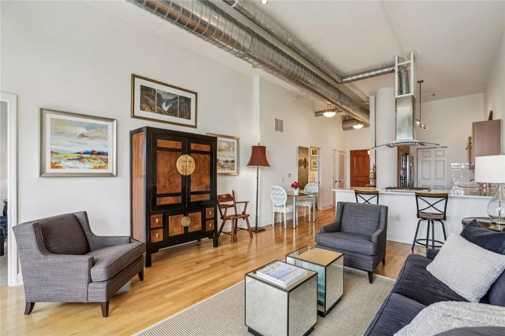 3820 Roswell Road Ne Unit 1004, Atlanta, Georgia 30342, 1 Bedroom Bedrooms, ,1 BathroomBathrooms,Residential,For Sale,3820 Roswell Road Ne Unit 1004,7631047