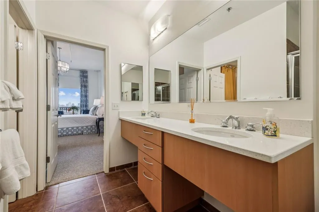 3820 Roswell Road Ne Unit 1004, Atlanta, Georgia 30342, 1 Bedroom Bedrooms, ,1 BathroomBathrooms,Residential,For Sale,3820 Roswell Road Ne Unit 1004,7631047