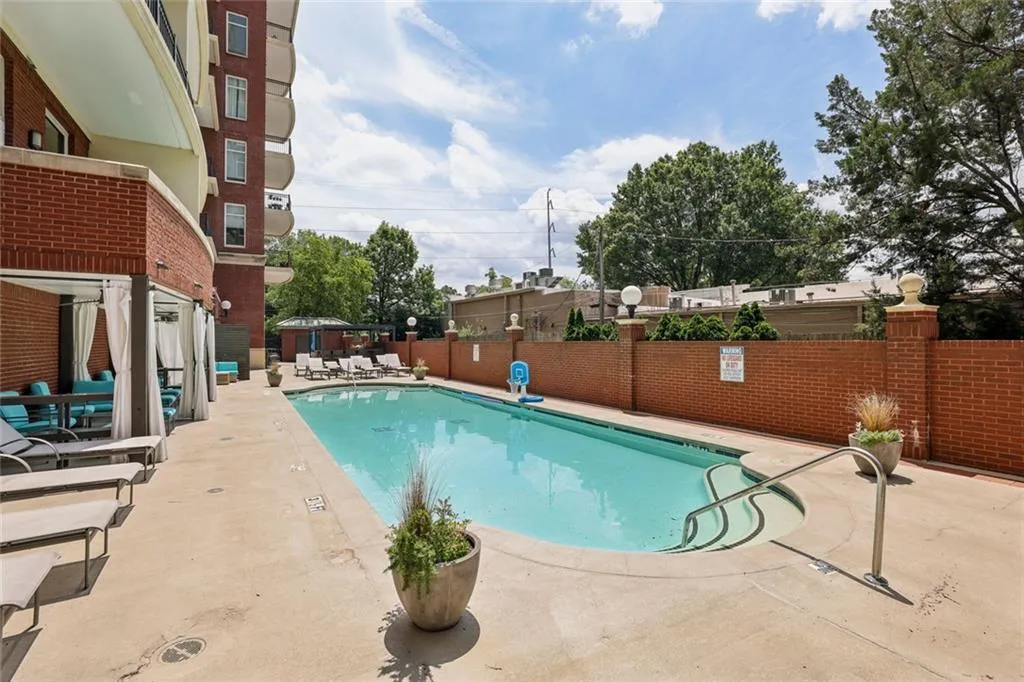 3820 Roswell Road Ne Unit 1004, Atlanta, Georgia 30342, 1 Bedroom Bedrooms, ,1 BathroomBathrooms,Residential,For Sale,3820 Roswell Road Ne Unit 1004,7631047