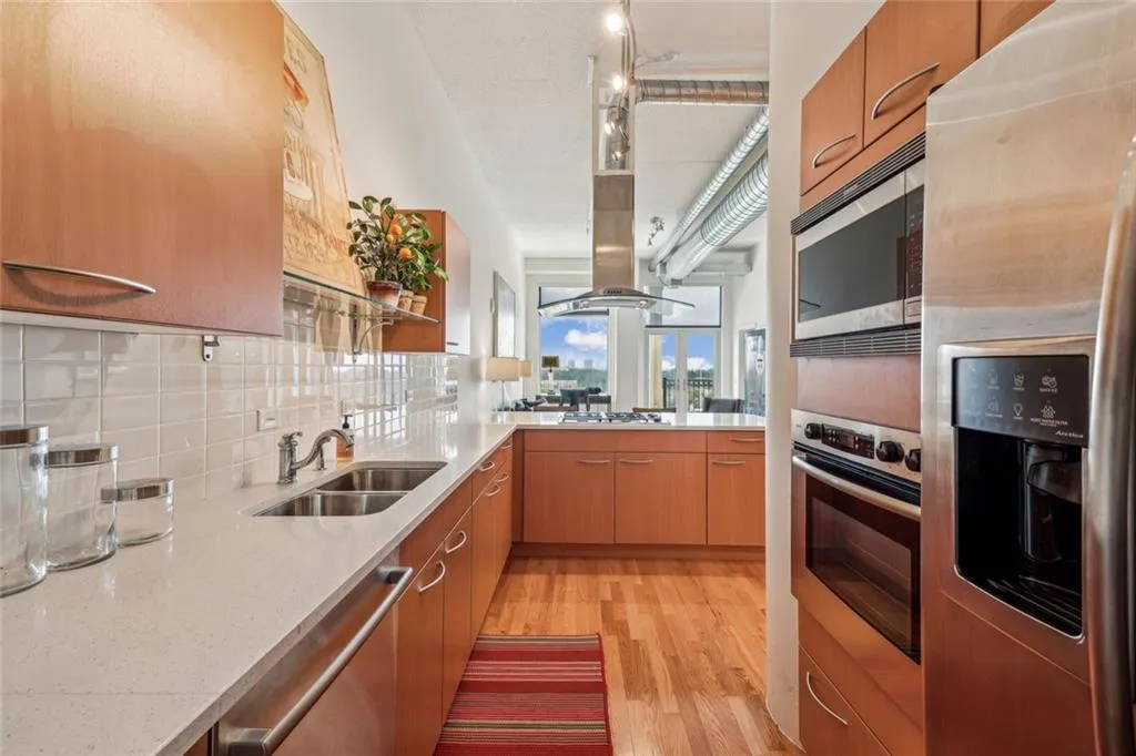 3820 Roswell Road Ne Unit 1004, Atlanta, Georgia 30342, 1 Bedroom Bedrooms, ,1 BathroomBathrooms,Residential,For Sale,3820 Roswell Road Ne Unit 1004,7631047