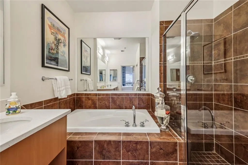 3820 Roswell Road Ne Unit 1004, Atlanta, Georgia 30342, 1 Bedroom Bedrooms, ,1 BathroomBathrooms,Residential,For Sale,3820 Roswell Road Ne Unit 1004,7631047