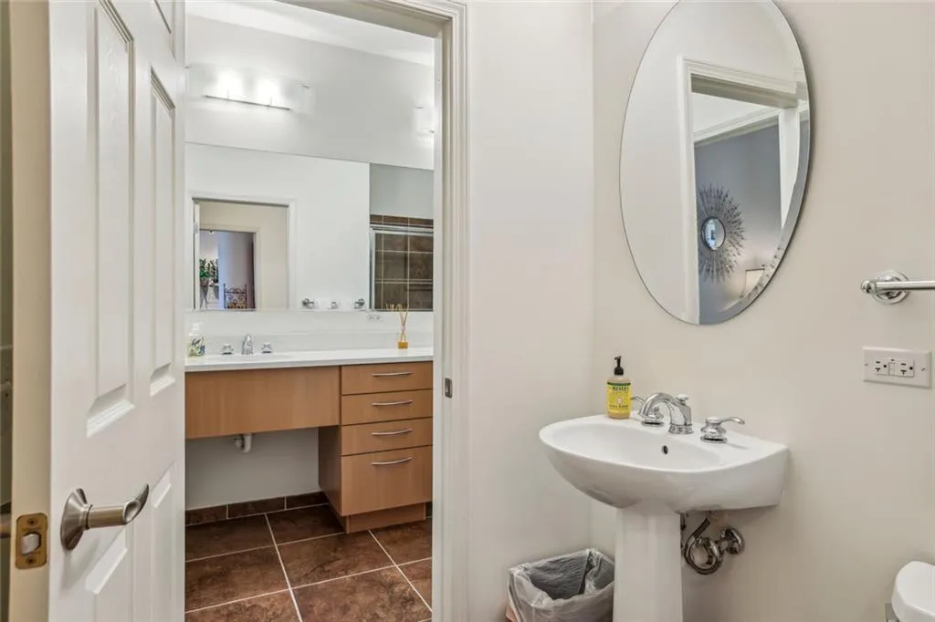 3820 Roswell Road Ne Unit 1004, Atlanta, Georgia 30342, 1 Bedroom Bedrooms, ,1 BathroomBathrooms,Residential,For Sale,3820 Roswell Road Ne Unit 1004,7631047