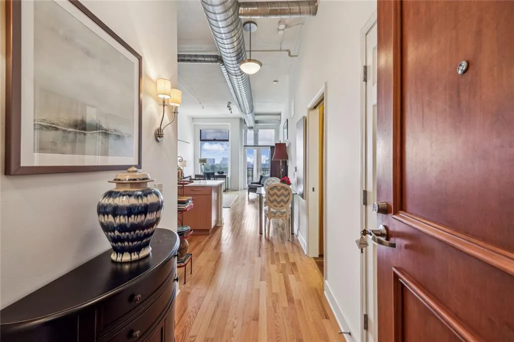 3820 Roswell Road Ne Unit 1004, Atlanta, Georgia 30342, 1 Bedroom Bedrooms, ,1 BathroomBathrooms,Residential,For Sale,3820 Roswell Road Ne Unit 1004,7631047