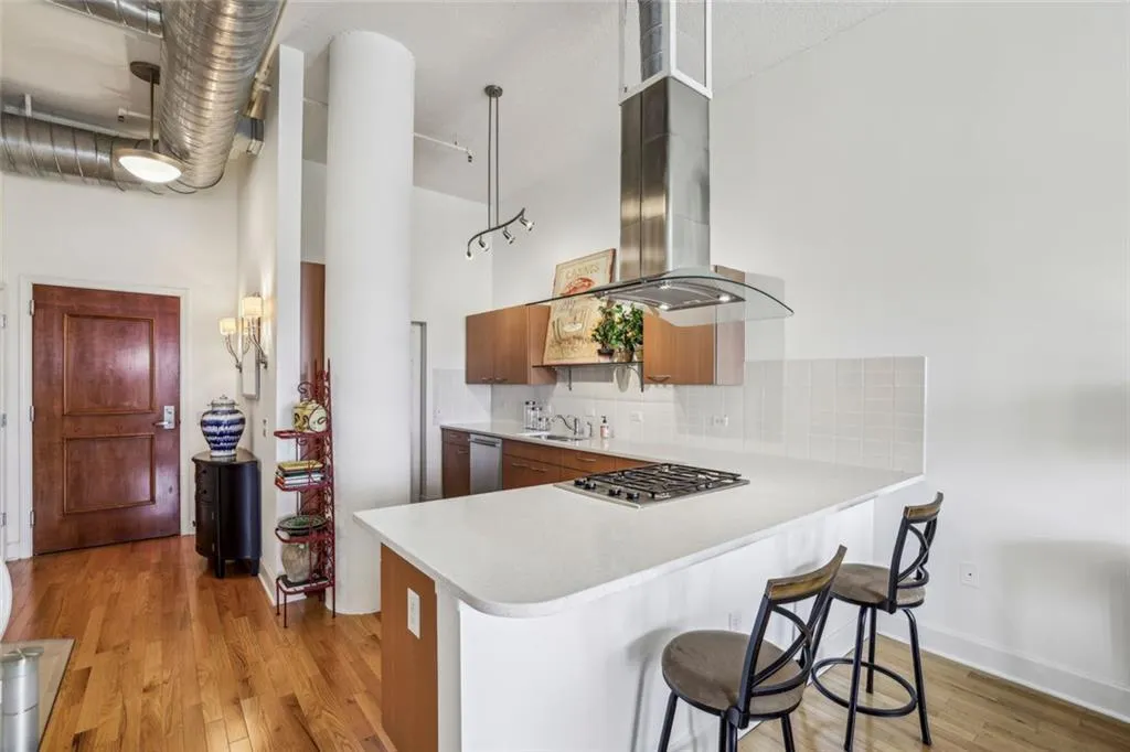 3820 Roswell Road Ne Unit 1004, Atlanta, Georgia 30342, 1 Bedroom Bedrooms, ,1 BathroomBathrooms,Residential,For Sale,3820 Roswell Road Ne Unit 1004,7631047