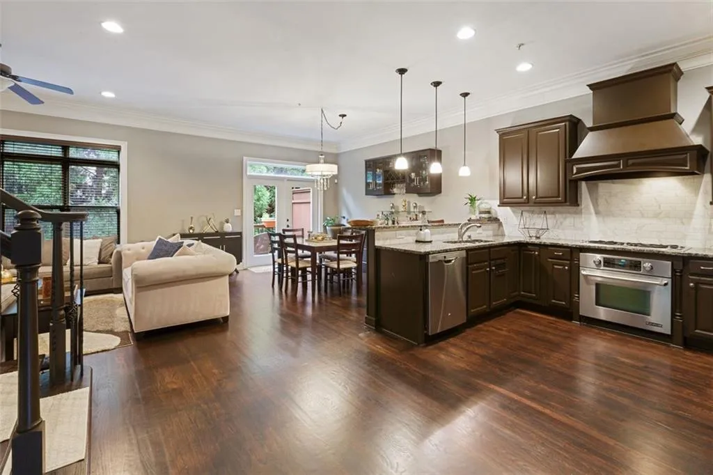 918 Boudreau Court, Sandy Springs, Georgia 30328, 4 Bedrooms Bedrooms, ,3 BathroomsBathrooms,Residential,Sold,918 Boudreau Court,6808448