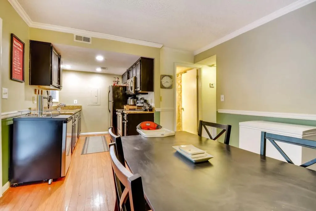 6900 Roswell Road Unit I-8, Atlanta, Georgia 30328, 3 Bedrooms Bedrooms, ,2 BathroomsBathrooms,Residential,Sold,6900 Roswell Road Unit I-8,6001472