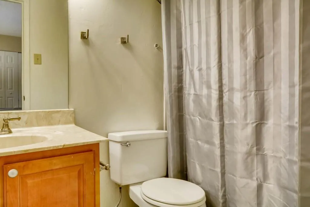 6900 Roswell Road Unit I-8, Atlanta, Georgia 30328, 3 Bedrooms Bedrooms, ,2 BathroomsBathrooms,Residential,Sold,6900 Roswell Road Unit I-8,6001472