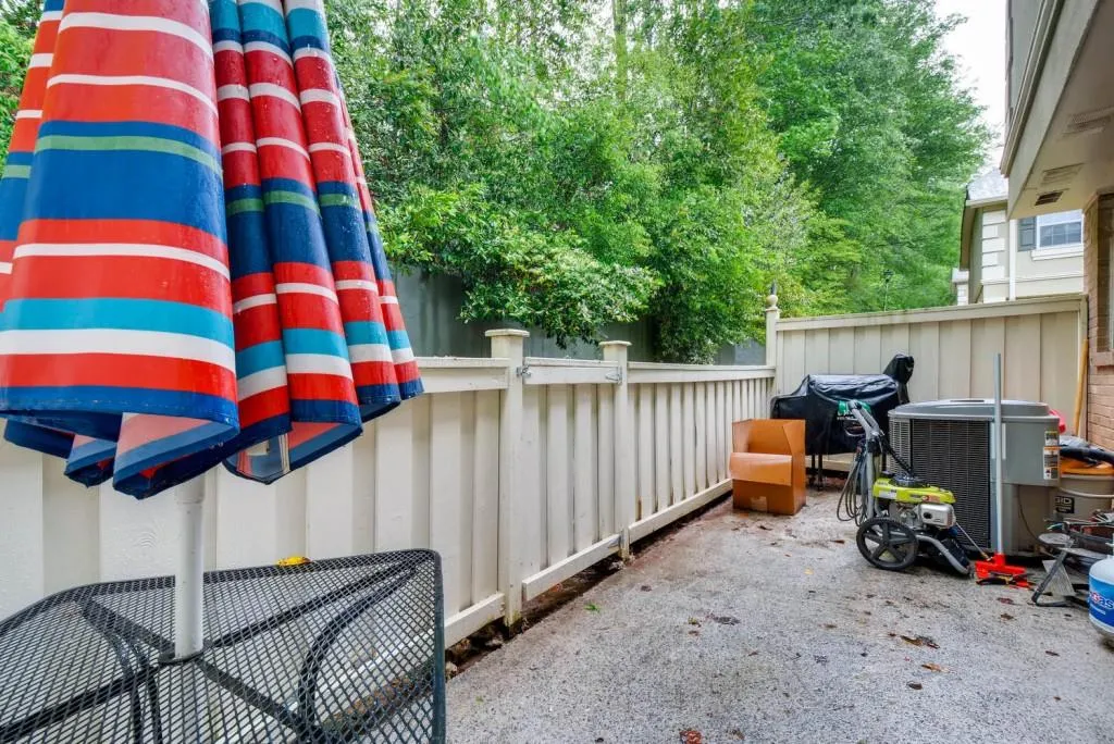 6900 Roswell Road Unit I-8, Atlanta, Georgia 30328, 3 Bedrooms Bedrooms, ,2 BathroomsBathrooms,Residential,Sold,6900 Roswell Road Unit I-8,6001472