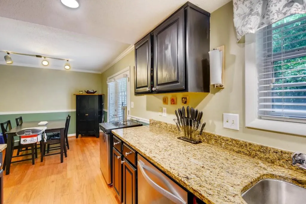 6900 Roswell Road Unit I-8, Atlanta, Georgia 30328, 3 Bedrooms Bedrooms, ,2 BathroomsBathrooms,Residential,Sold,6900 Roswell Road Unit I-8,6001472