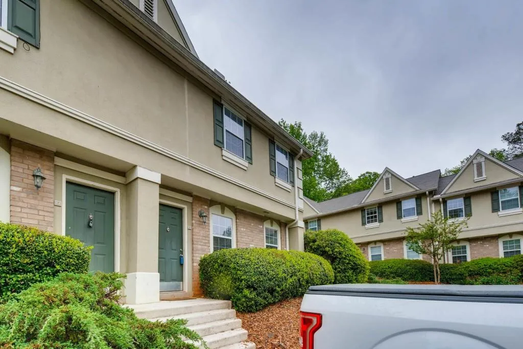 6900 Roswell Road Unit I-8, Atlanta, Georgia 30328, 3 Bedrooms Bedrooms, ,2 BathroomsBathrooms,Residential,Sold,6900 Roswell Road Unit I-8,6001472