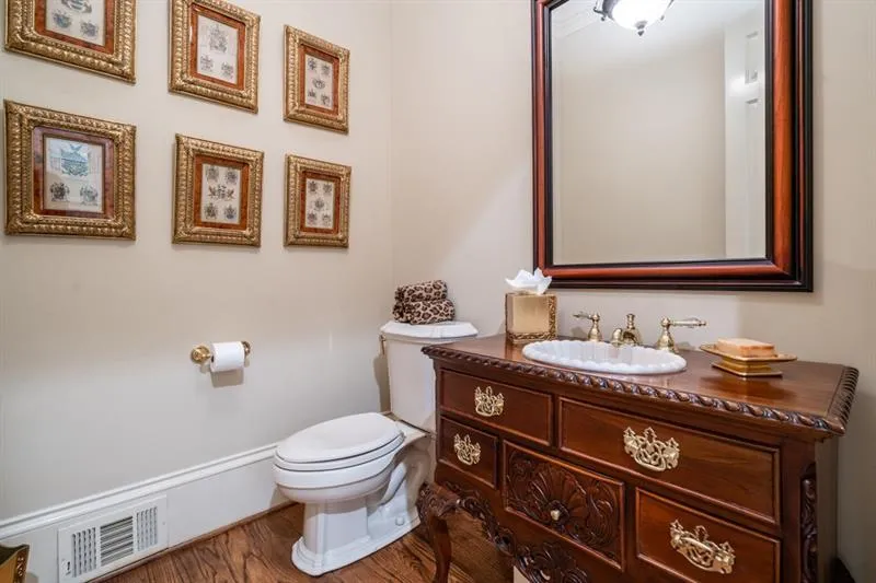 5980 Long Island Drive, Sandy Springs, Georgia 30328, 4 Bedrooms Bedrooms, ,4 BathroomsBathrooms,Residential,Sold,5980 Long Island Drive,6626835