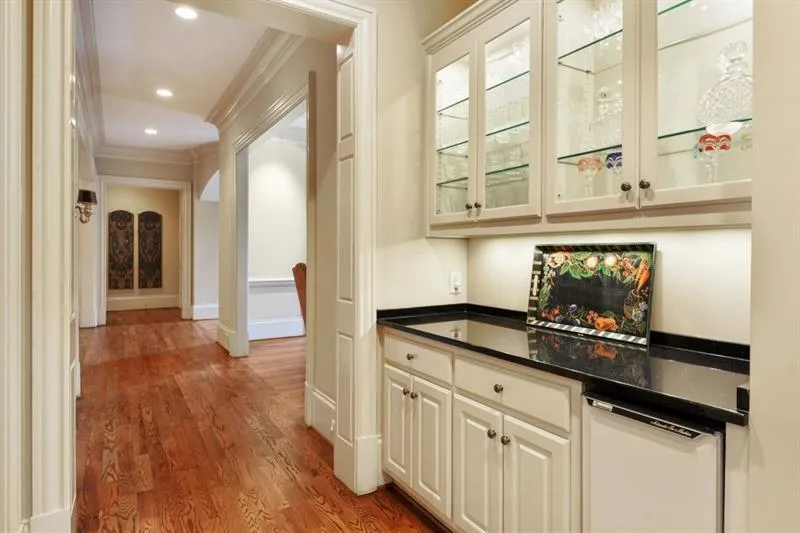 5980 Long Island Drive, Sandy Springs, Georgia 30328, 4 Bedrooms Bedrooms, ,4 BathroomsBathrooms,Residential,Sold,5980 Long Island Drive,6626835