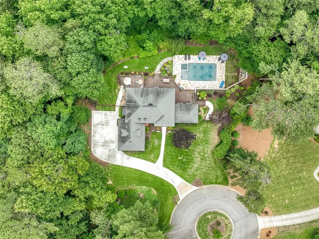 8220 Tynecastle Drive, Sandy Springs, Georgia 30350, 5 Bedrooms Bedrooms, ,4 BathroomsBathrooms,Residential,Sold,8220 Tynecastle Drive,7268284