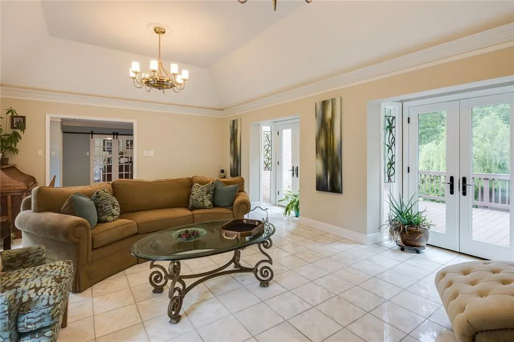 8220 Tynecastle Drive, Sandy Springs, Georgia 30350, 5 Bedrooms Bedrooms, ,4 BathroomsBathrooms,Residential,Sold,8220 Tynecastle Drive,7268284