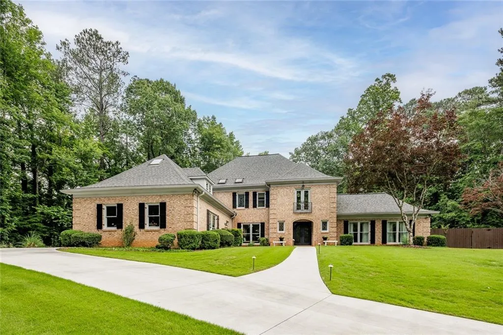 8220 Tynecastle Drive, Sandy Springs, Georgia 30350, 5 Bedrooms Bedrooms, ,4 BathroomsBathrooms,Residential,Sold,8220 Tynecastle Drive,7268284