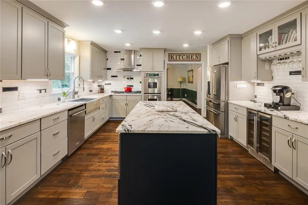 8220 Tynecastle Drive, Sandy Springs, Georgia 30350, 5 Bedrooms Bedrooms, ,4 BathroomsBathrooms,Residential,Sold,8220 Tynecastle Drive,7268284